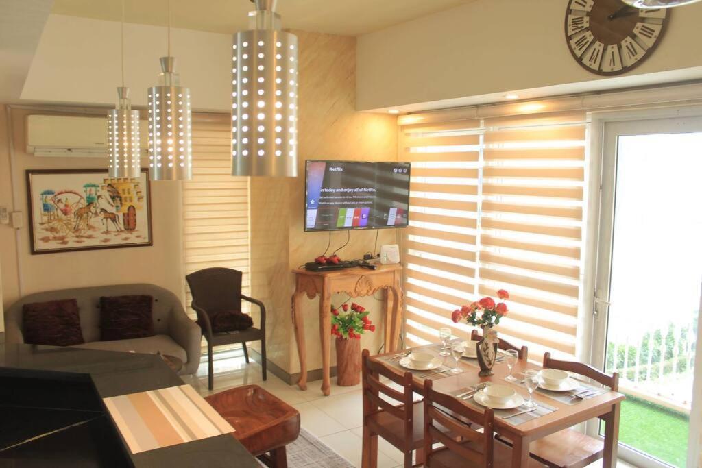 A2J Luxury 1Br Balcony Suite Near Venice Mall Bgc มะนิลา ภายนอก รูปภาพ