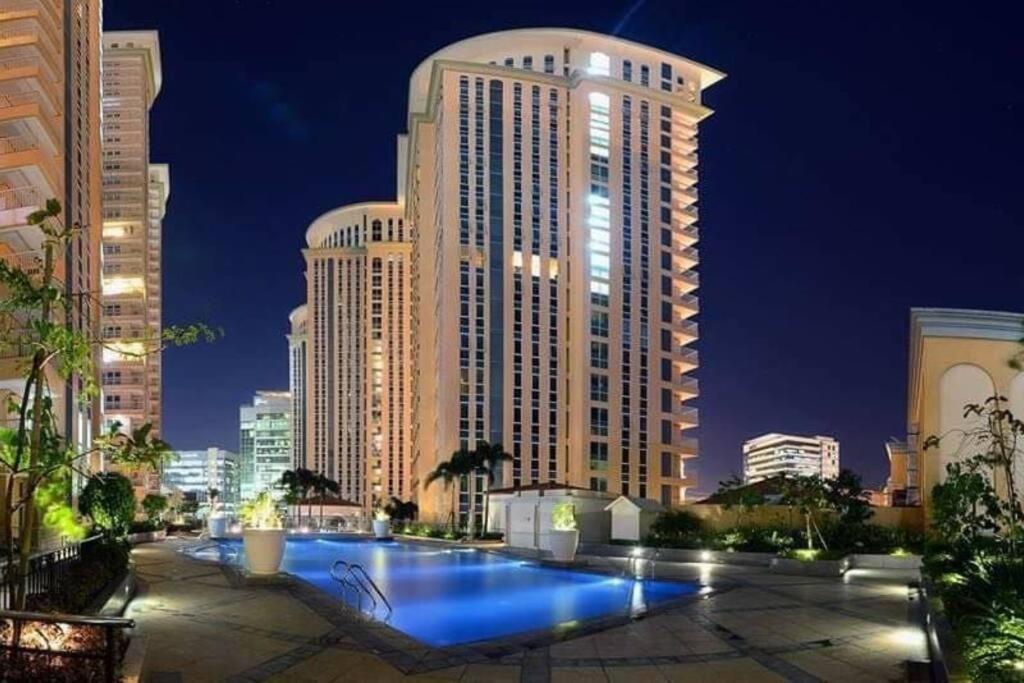 A2J Luxury 1Br Balcony Suite Near Venice Mall Bgc มะนิลา ภายนอก รูปภาพ