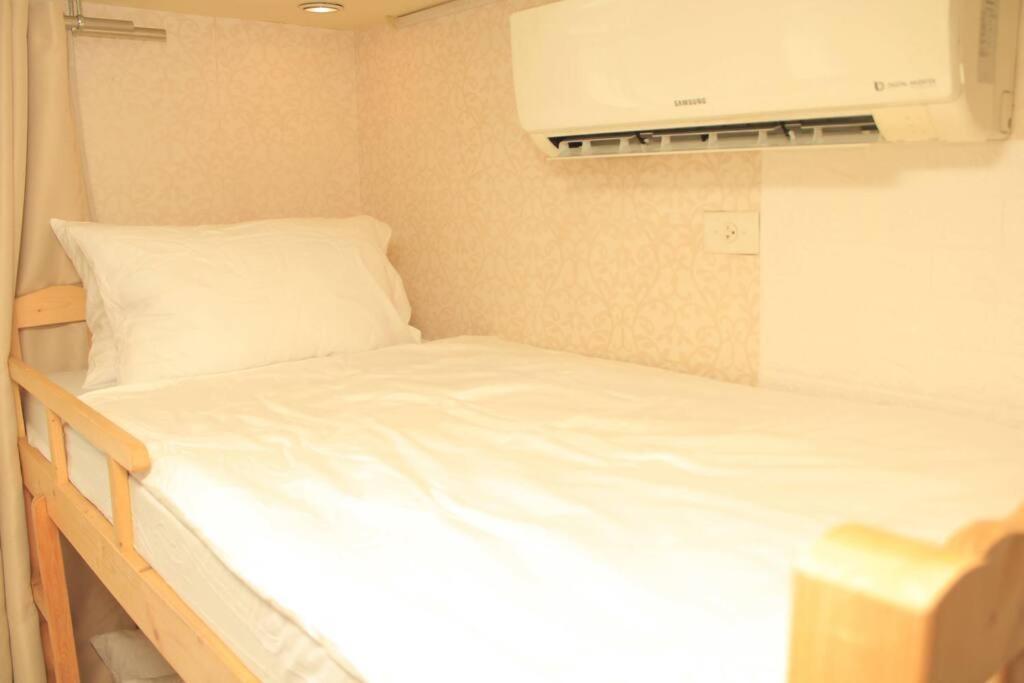 A2J Luxury 1Br Balcony Suite Near Venice Mall Bgc มะนิลา ภายนอก รูปภาพ