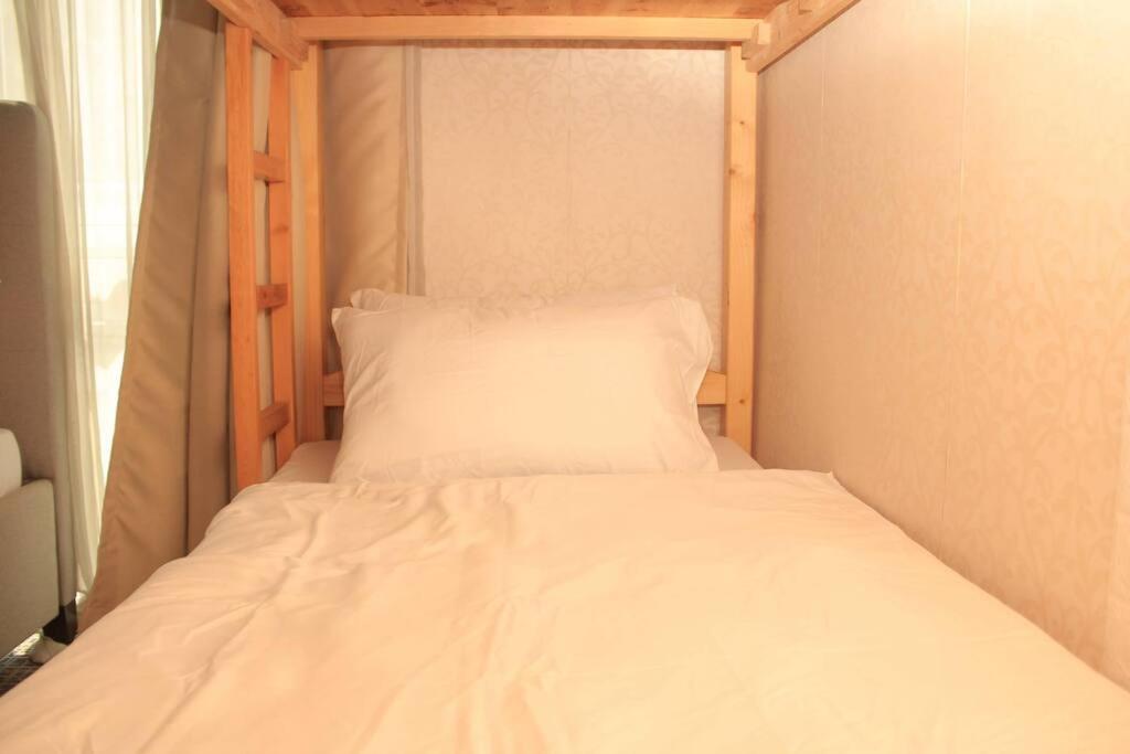 A2J Luxury 1Br Balcony Suite Near Venice Mall Bgc มะนิลา ภายนอก รูปภาพ