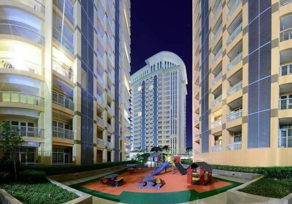 A2J Luxury 1Br Balcony Suite Near Venice Mall Bgc มะนิลา ภายนอก รูปภาพ