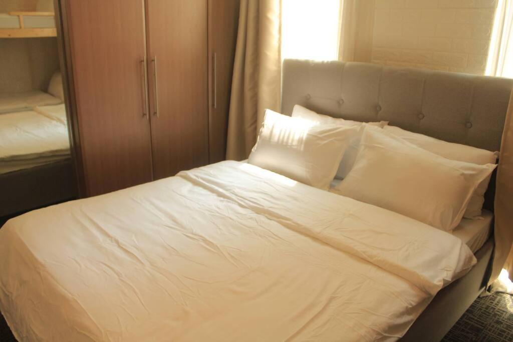 A2J Luxury 1Br Balcony Suite Near Venice Mall Bgc มะนิลา ภายนอก รูปภาพ